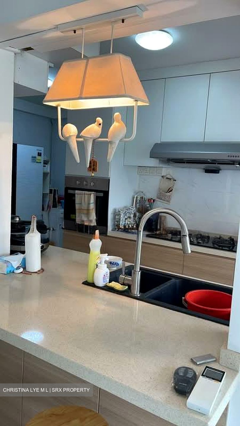 Blk 857 Tampines Parkview (Tampines), HDB Executive #604001271